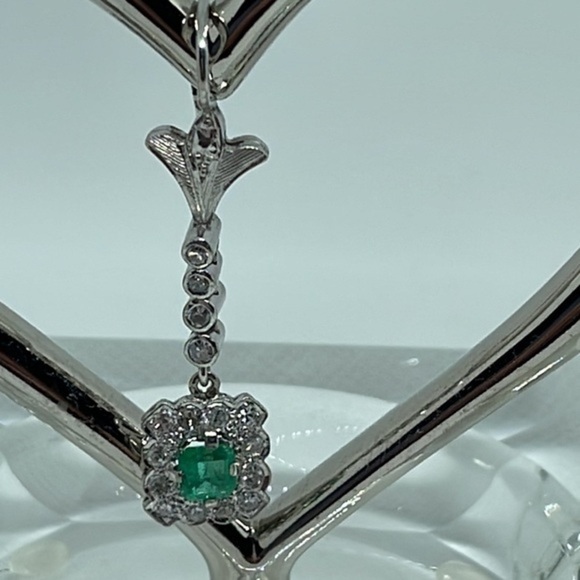 Diamonds real and emeralds 10k real solid‎ gold earrings​ - Picture 5 of 11